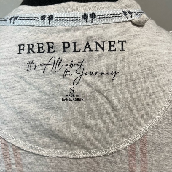 Free planet Striped Crewneck Short Sleeve Cotton Blend Top Size Small - Picture 6 of 6